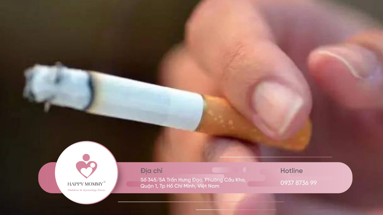 Mẹ bầu hút thuốc hoặc ở môi trường nhiều khói thuốc sẽ làm tăng nguy cơ sảy thai