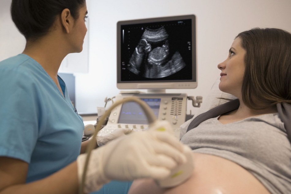 Các mốc khám thai và xét nghiệm quan trọng sẽ giúp mẹ bầu theo dõi, biết được tình trạng sức khỏe của cả mẹ và em bé